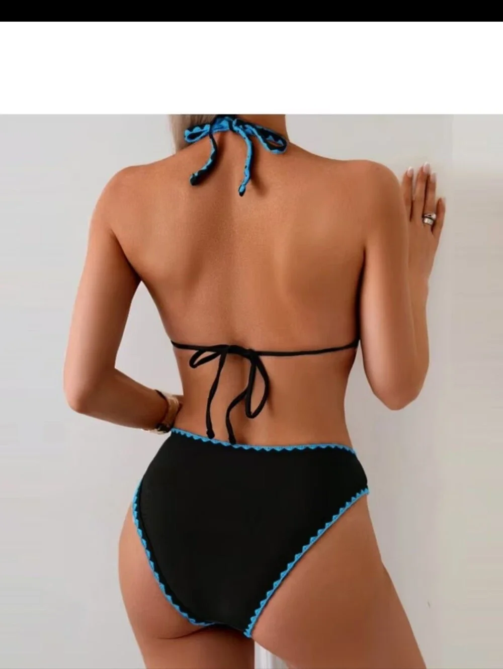 Bikini - Picture 4 of 4